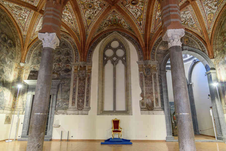 058 - Italia - Nápoles - complejo monumental de San Lorenzo Maggiore - Sala Capitular.jpg